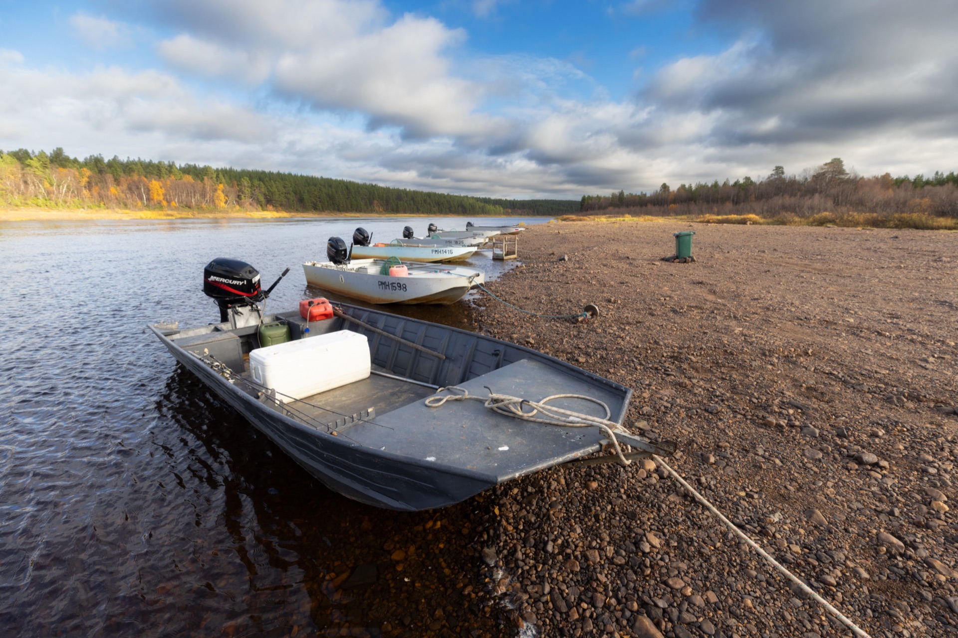 Лодки для рыбалки на Поное